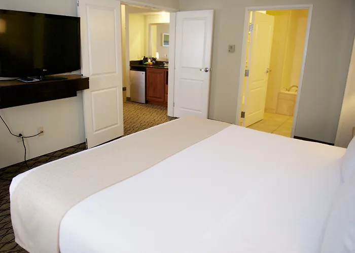 Hotel By Ihg 3*